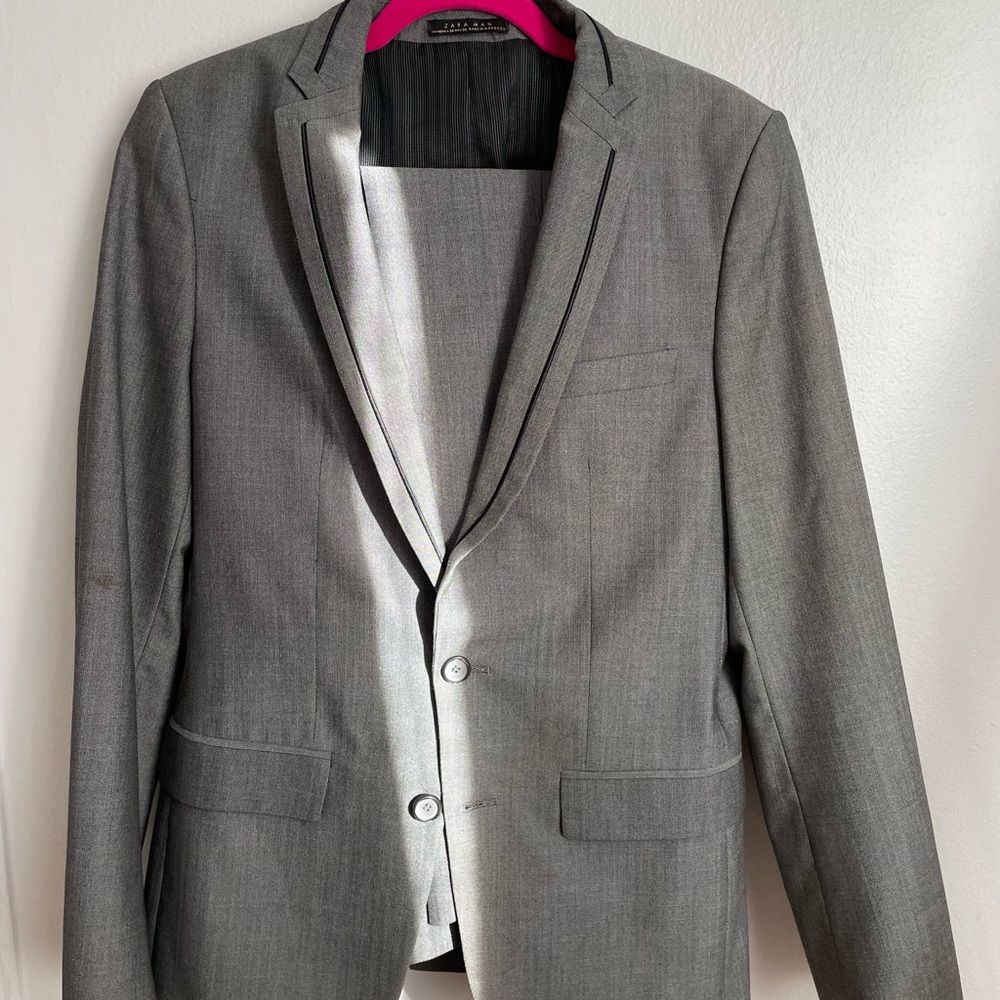 Men’s 38 Zara Suit Jacket and 32 pants